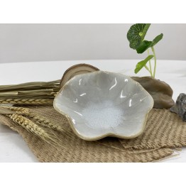 T2112040 荷葉碟-復古白 Lotus Leaf Plate, White